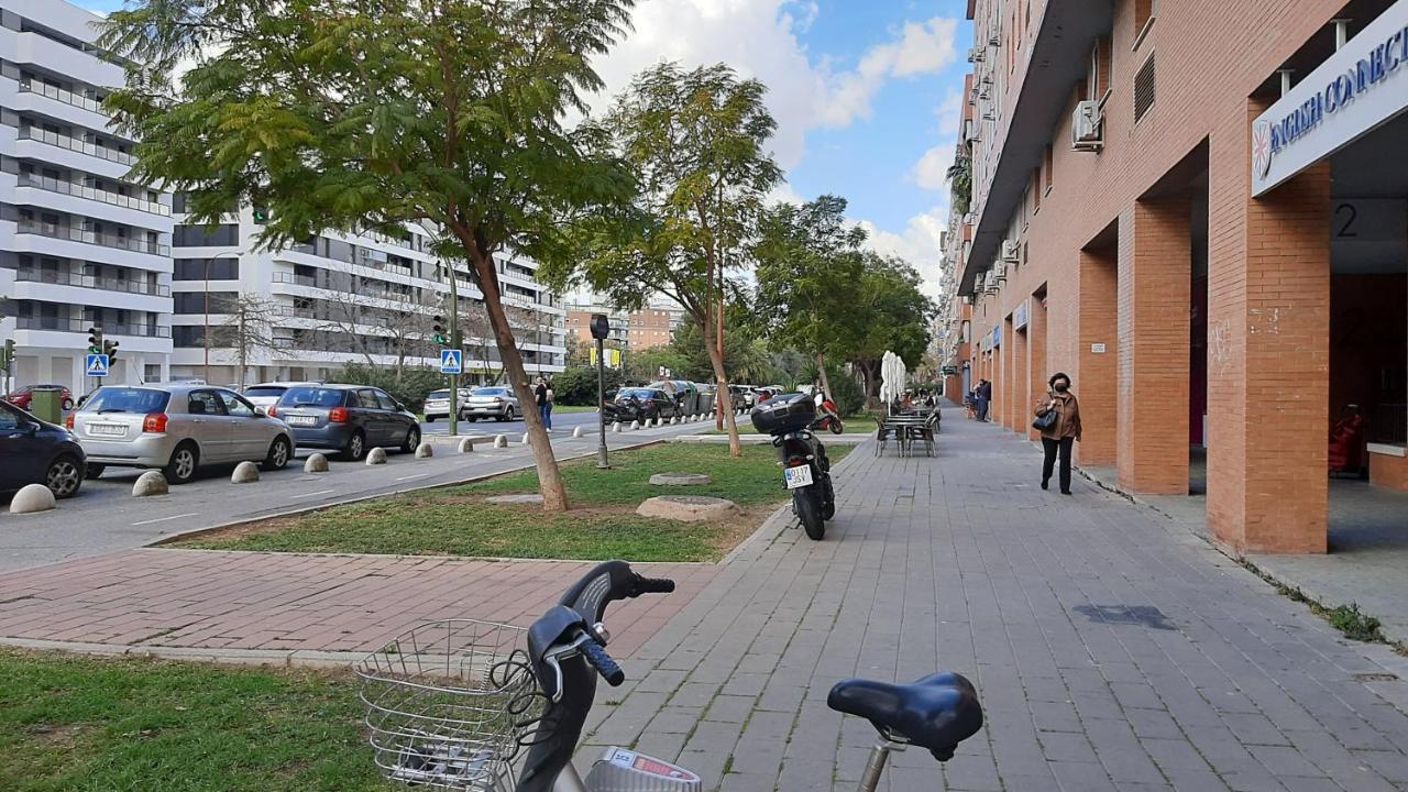 Apartamento Azahar Fibes Con Garaje Gratis Sevilla Buitenkant foto